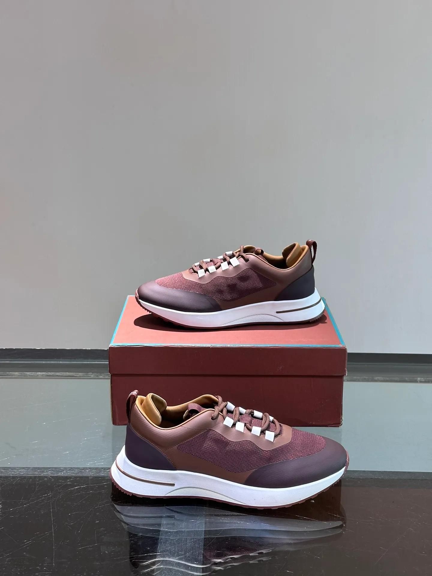 Factory price: 540💰Loro men's shoes💰iana niche Loro classic jogging shoes, men's lace-up casual shoes and sneakers, high-quality lightweight and comfortable fabrics, suitable for outdoor leisure, the color scheme is young and energetic, and it looks great with sportswear or casual suits! Size: 39-45 (46 customized)